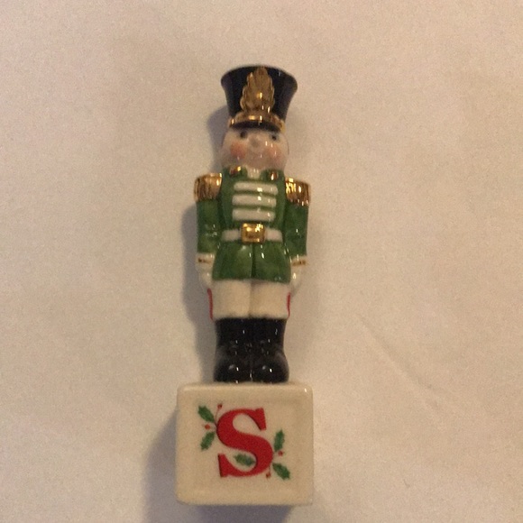 Lenox Salt and Pepper Shaker - toy soldiers - Picture 6 of 13